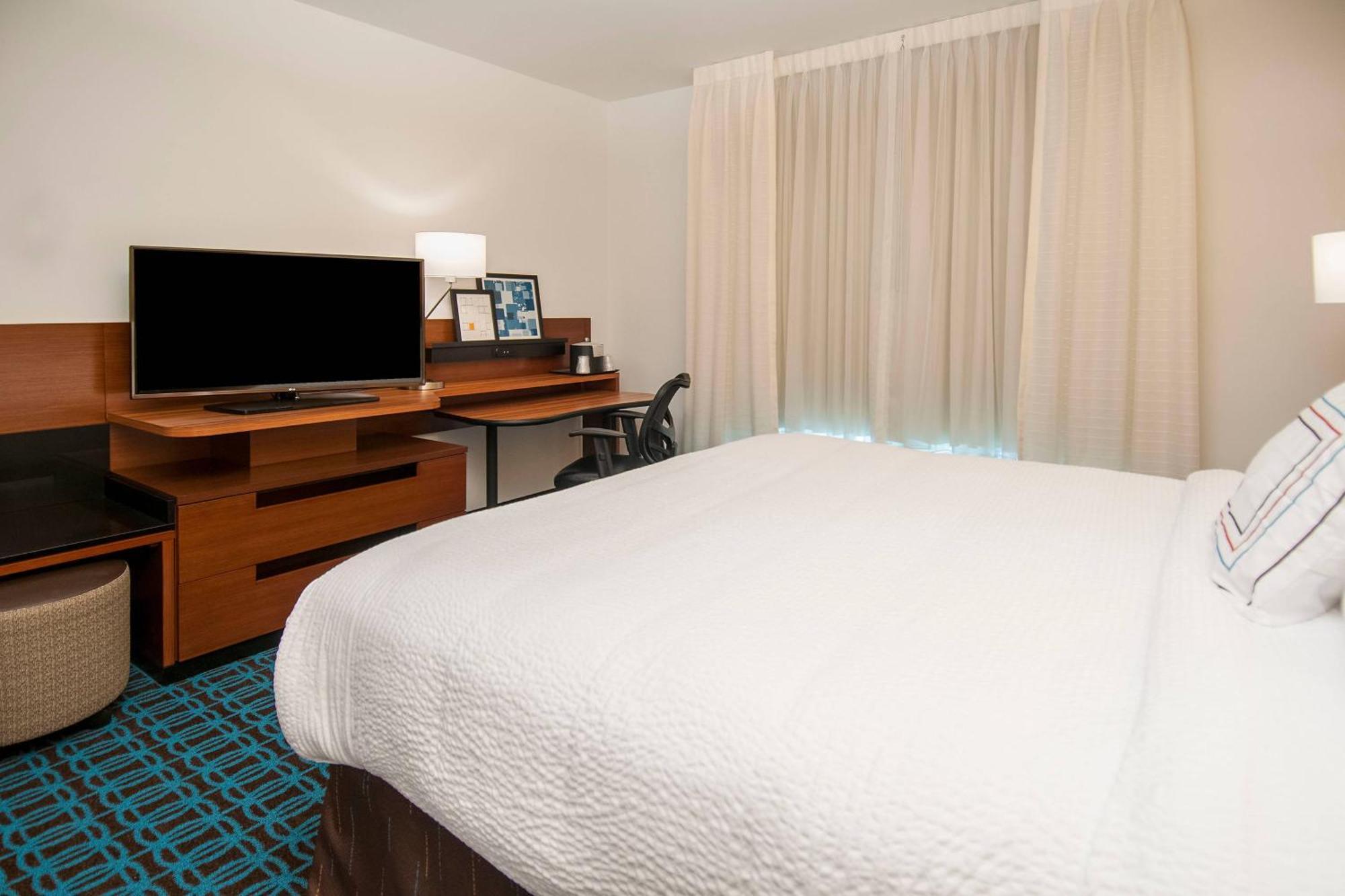 Fairfield Inn & Suites By Marriott לפלאס מראה חיצוני תמונה