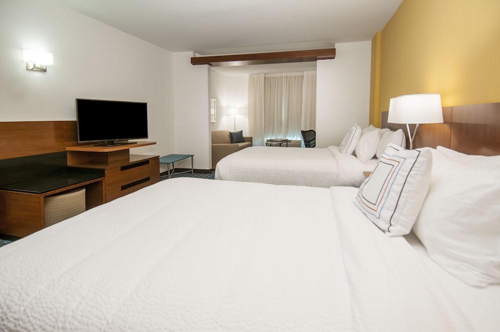 Fairfield Inn & Suites By Marriott לפלאס מראה חיצוני תמונה